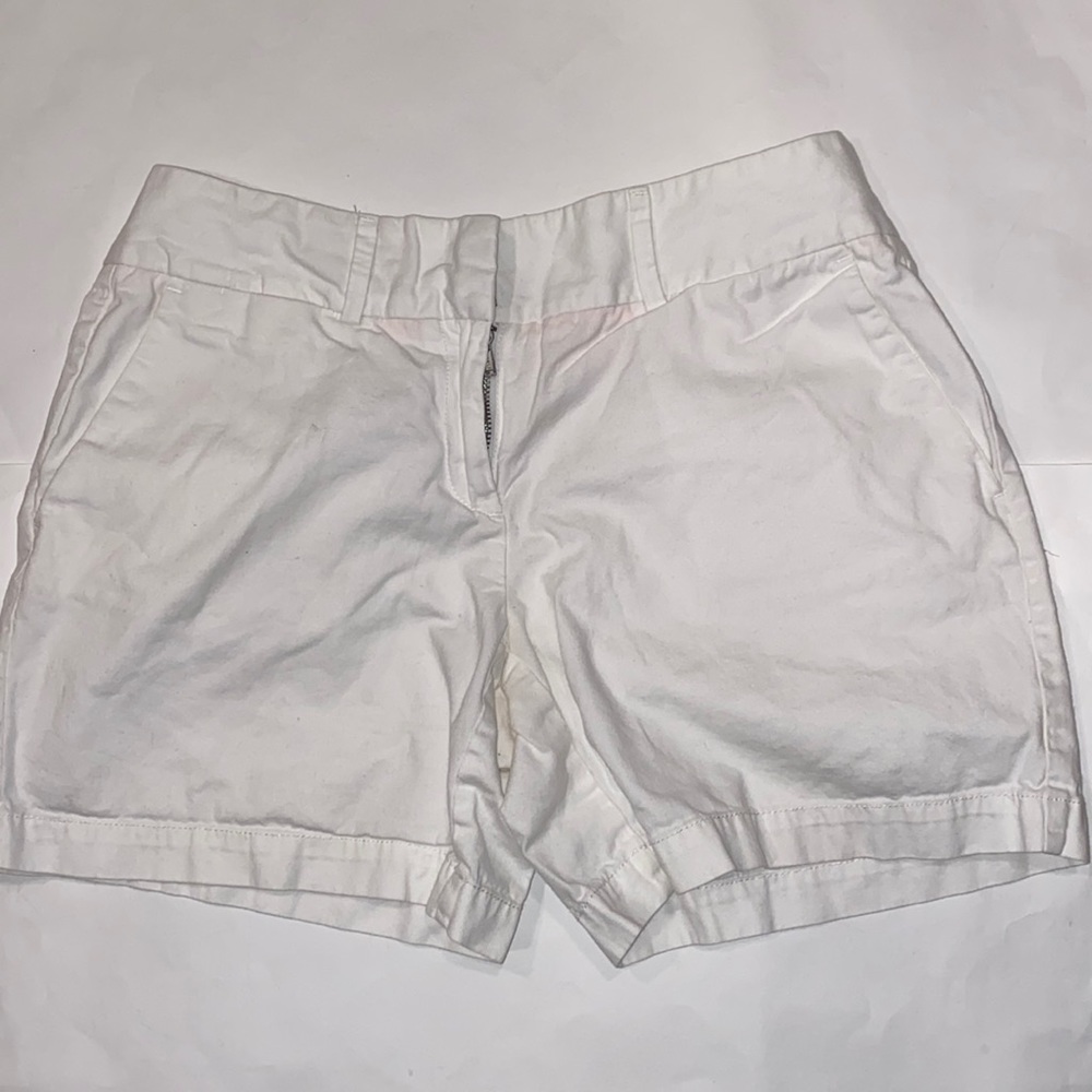 Ann Taylor Loft Shorts White 5 Pockets EUC Size 2